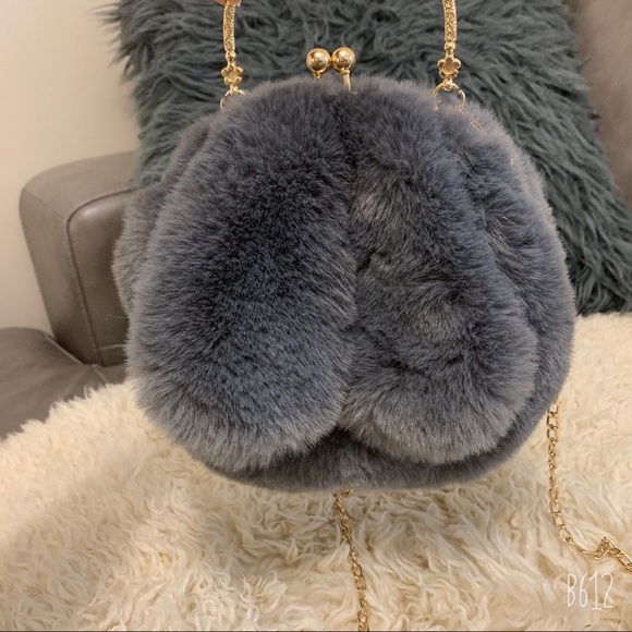 Cute rabbit ear shape cross body bag - Picture 3 of 6